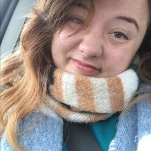 Meet your Posher, Whitney